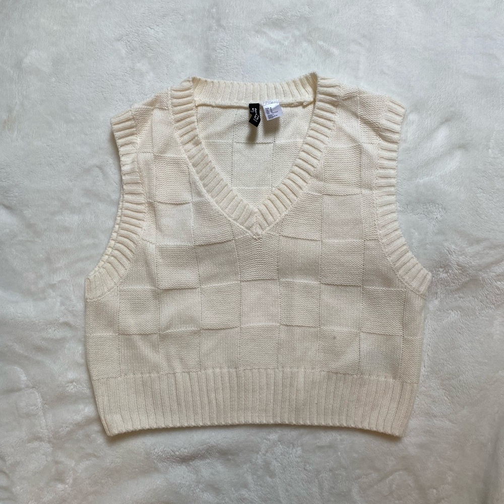 H&M Cream Cropped V-Neck Jacquard-Knit Sweater Vest Medium Chic Old Money Preppy